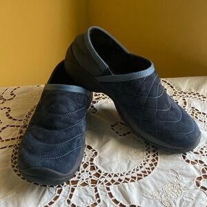 Merrell Encore Quilt Navy Air Cushion suede slip on loafers .